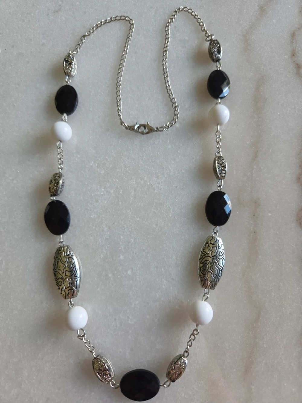 Source Unknown Black and White Beaded Necklace with Silver Accents